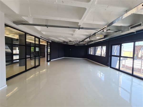 120  m² Commercial space in Kramerville