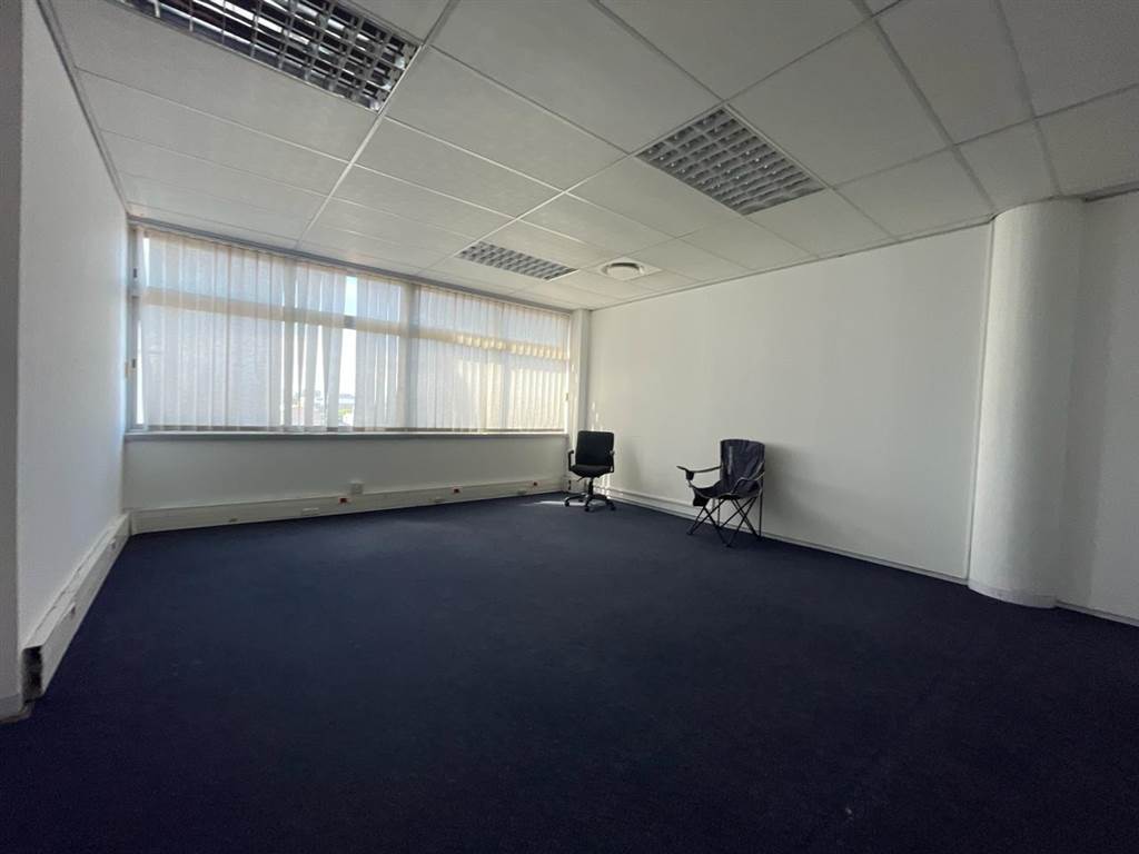 92.7  m² Commercial space in Milnerton Central photo number 19