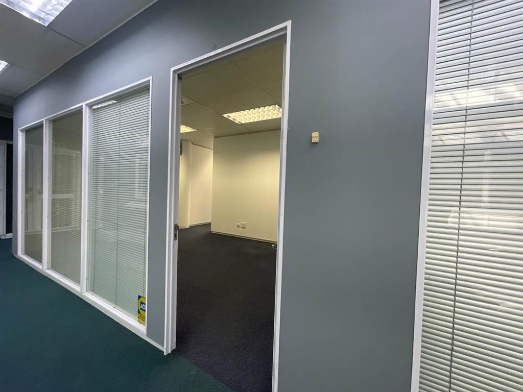 92.7  m² Commercial space in Milnerton Central photo number 6