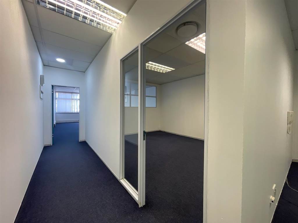 92.7  m² Commercial space in Milnerton Central photo number 12
