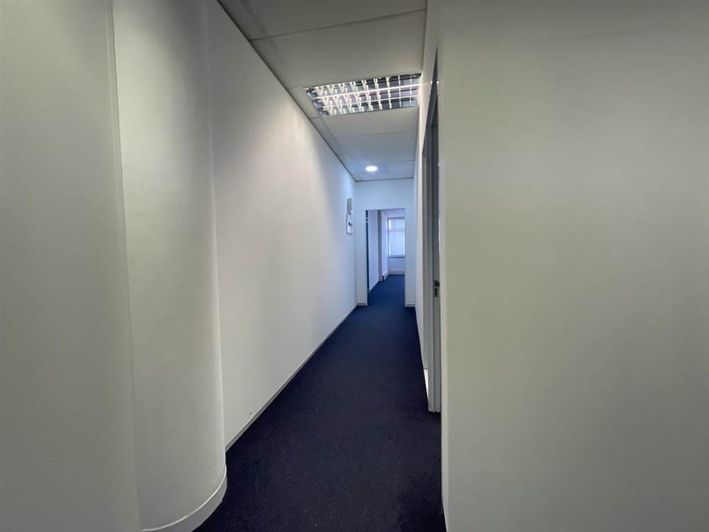 92.7  m² Commercial space in Milnerton Central photo number 10