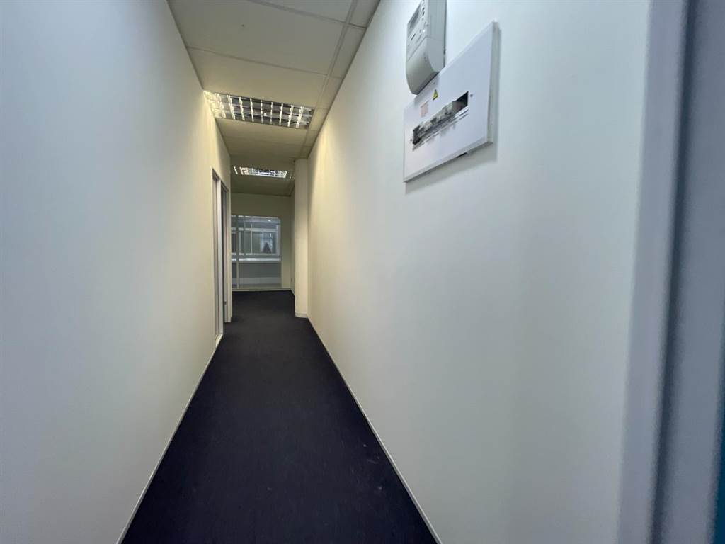 92.7  m² Commercial space in Milnerton Central photo number 24