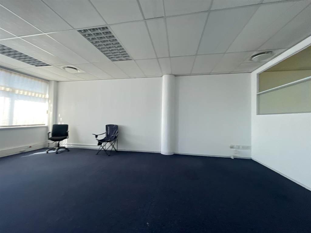 92.7  m² Commercial space in Milnerton Central photo number 22