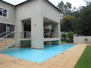 6 Bed House in Waterkloof Park