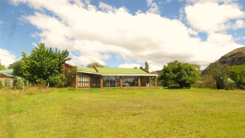 4 Bed House in Clarens photo number 9