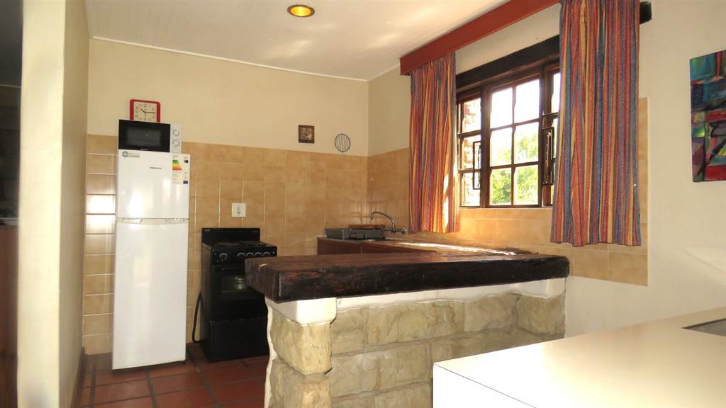 4 Bed House in Clarens photo number 13