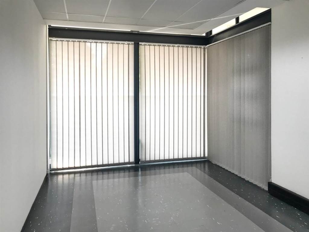 243  m² Office Space in Bedfordview photo number 14