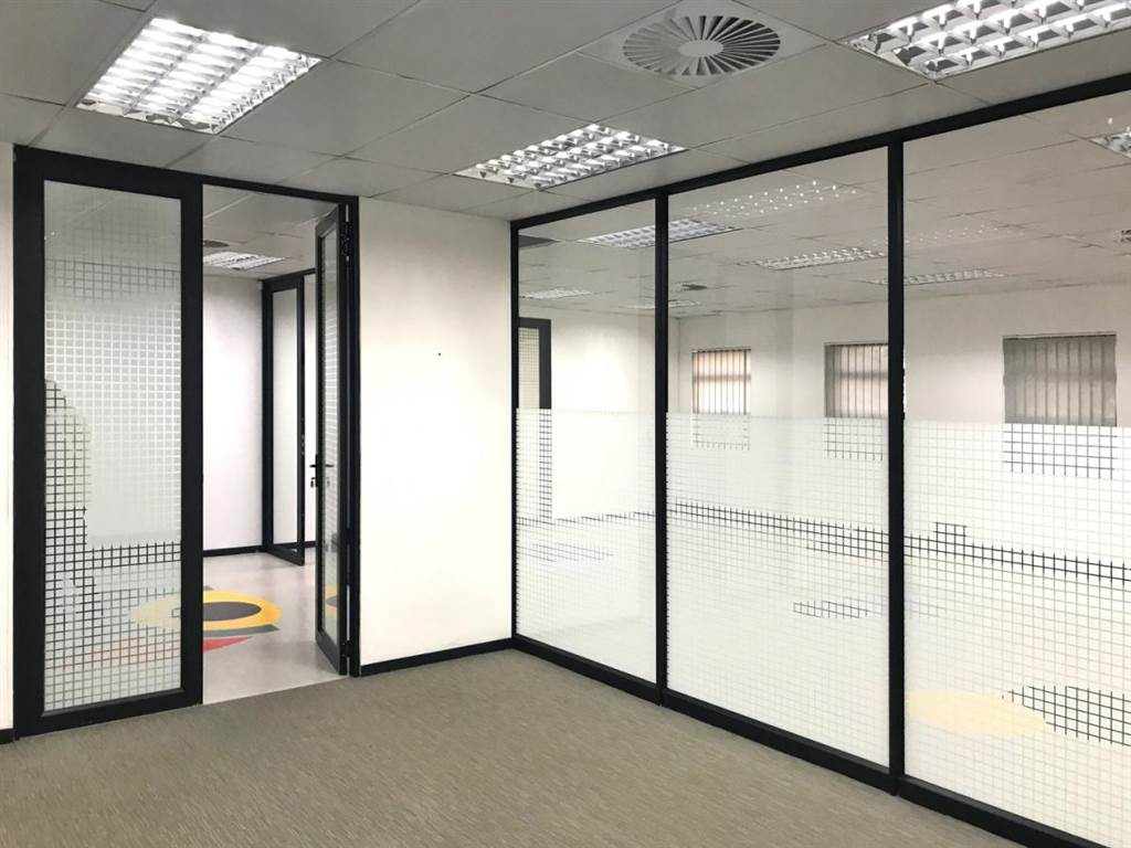 243  m² Office Space in Bedfordview photo number 9