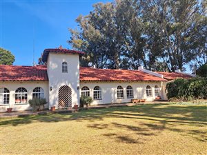 6 Bed House in Golf View