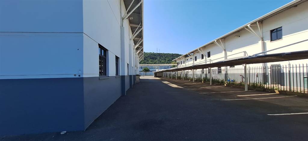 650  m² Industrial space in Riverhorse Valley photo number 3
