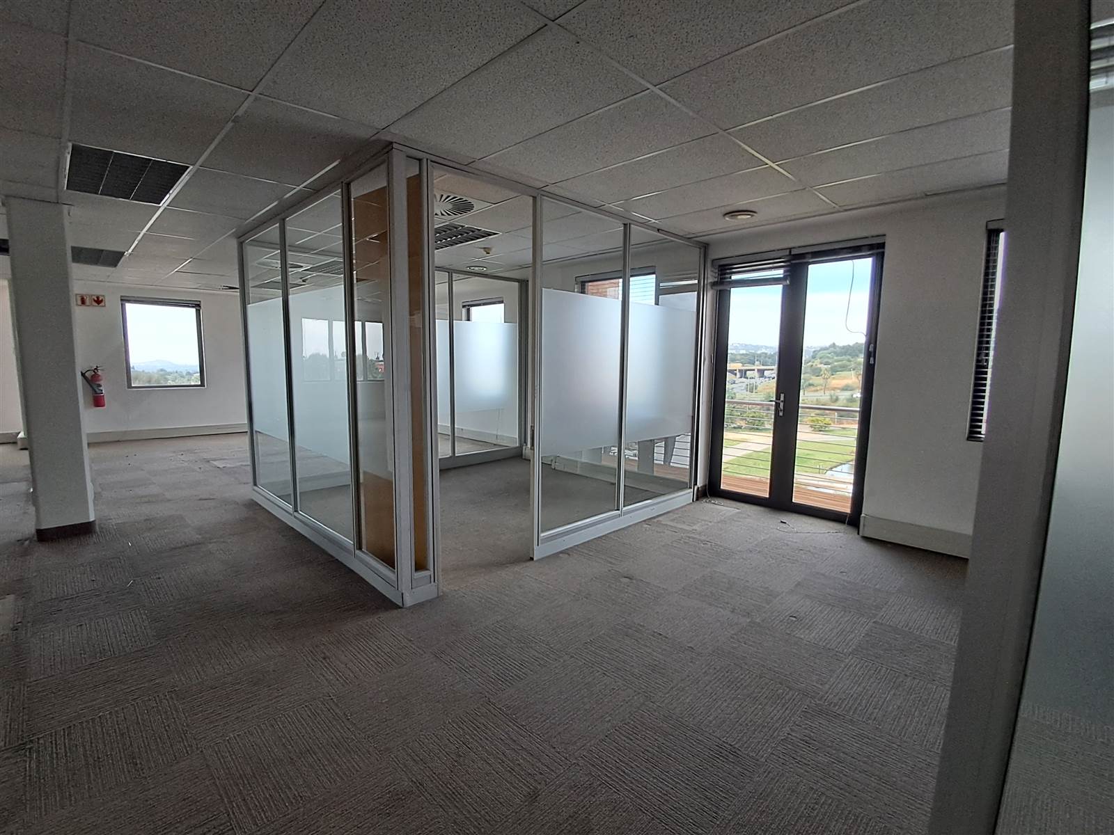 548  m² Commercial space in Constantia Kloof photo number 15