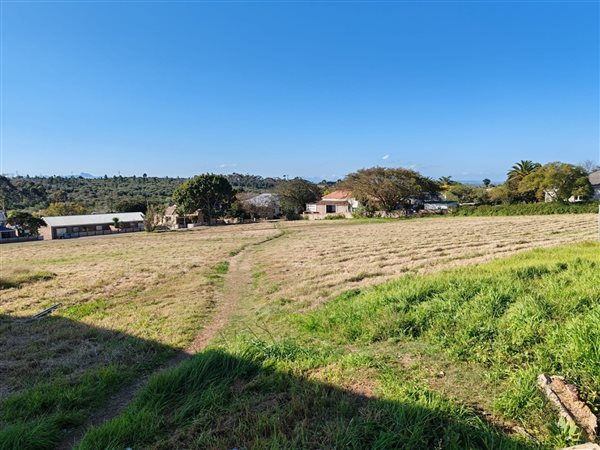 6 989 m² Land