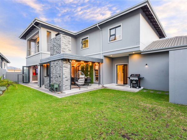 3 Bedroom House 3 Bedroom House