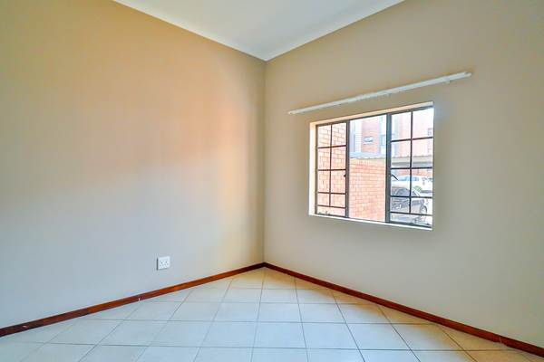 2 Bed Apartment in Sagewood photo number 5
