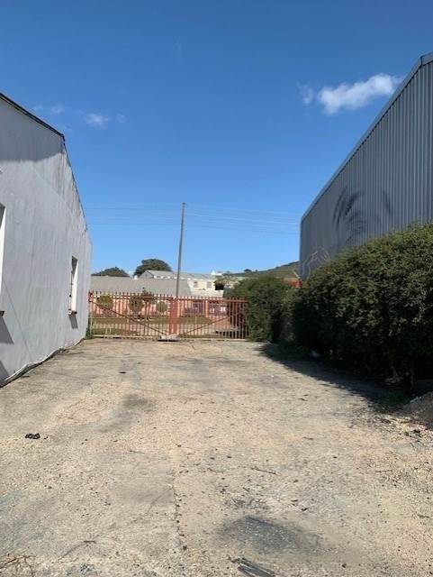 1700  m² Commercial space in Cape Road Industrial photo number 15