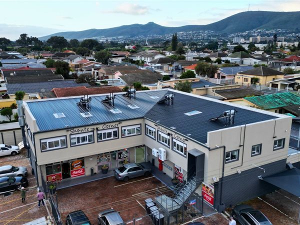 600 m² Retail Space 600 m² Retail Space