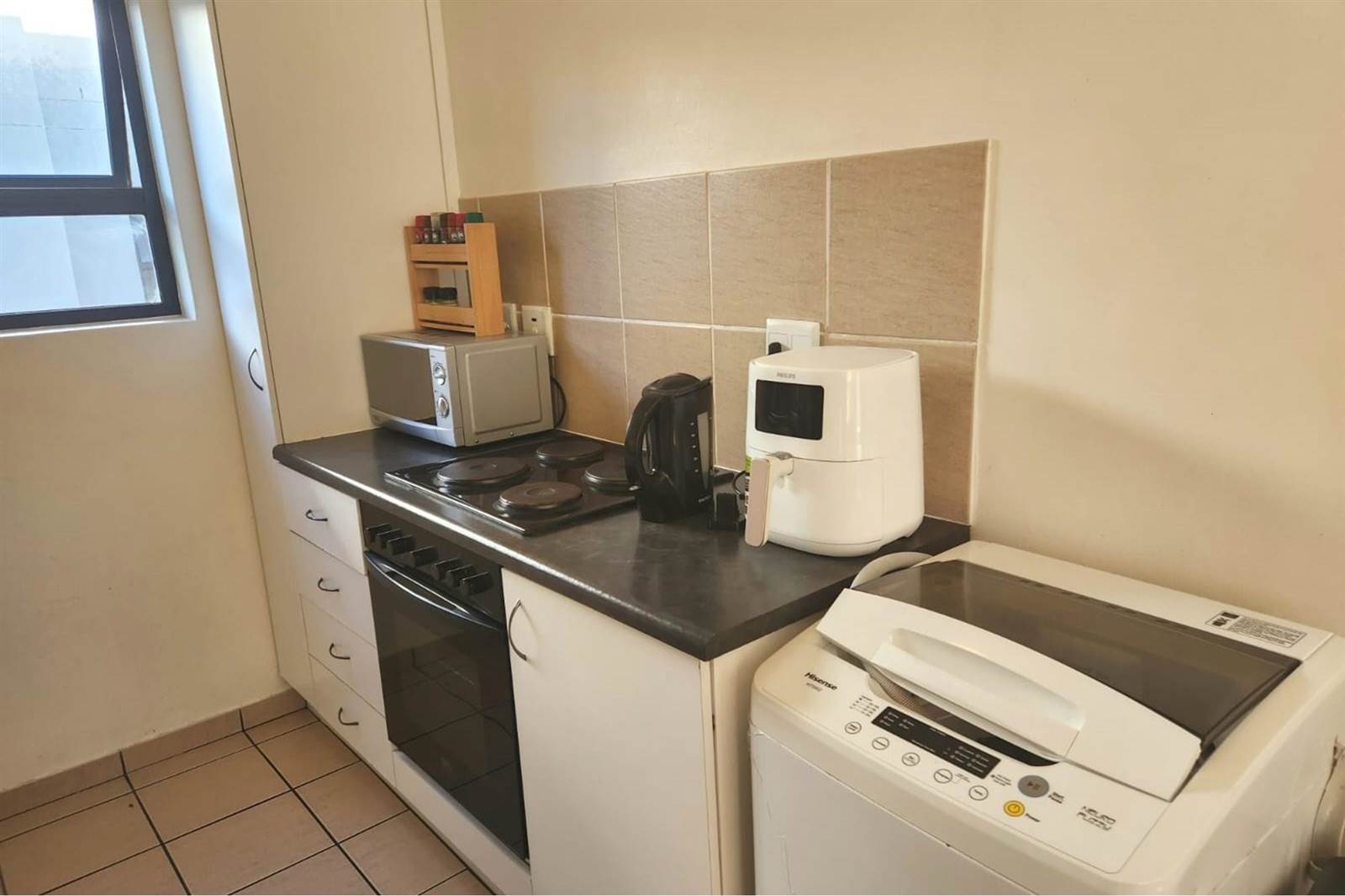 2 Bed Apartment in Parklands photo number 15