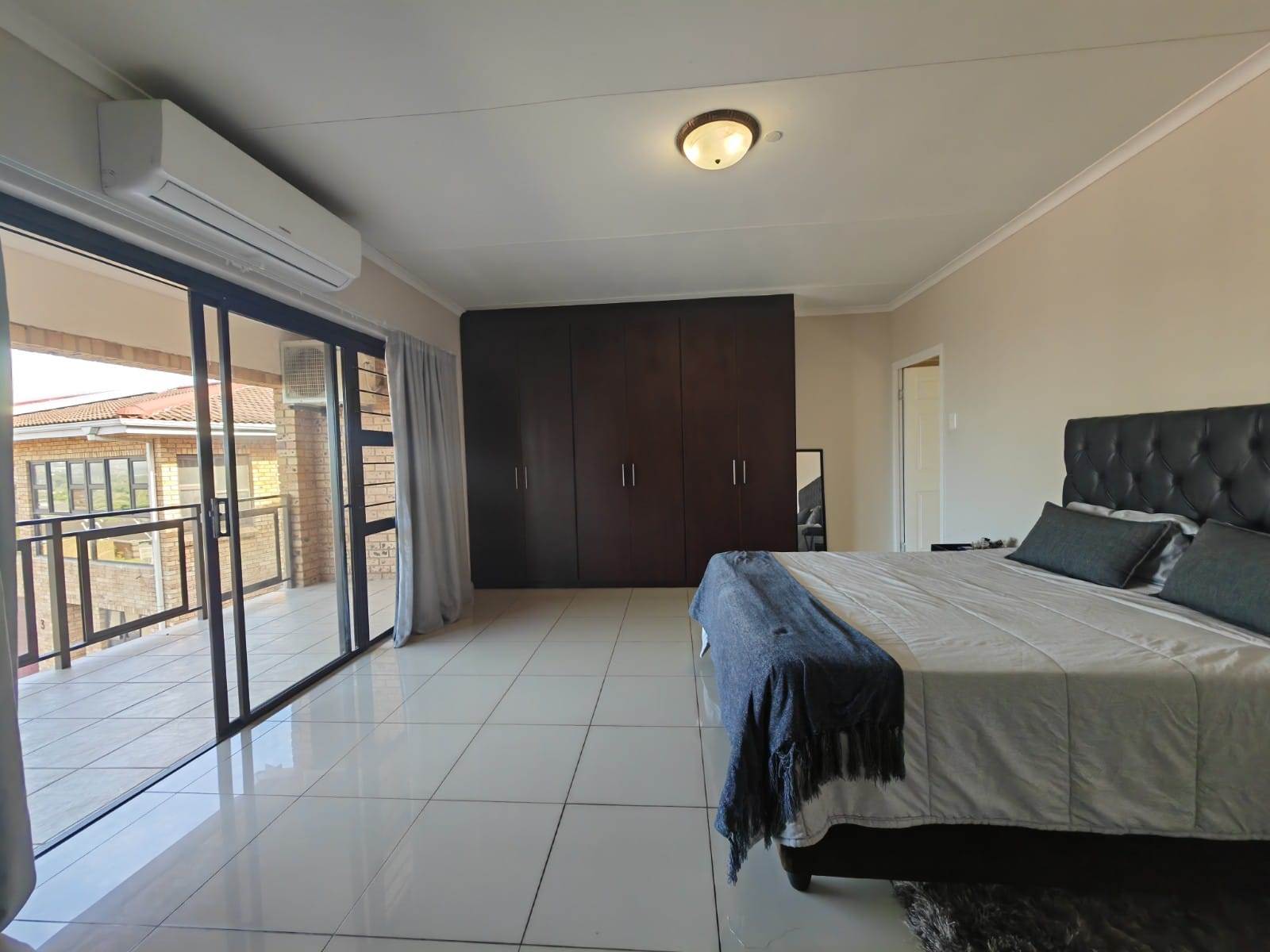 4 Bed Townhouse in Amanzimtoti photo number 30