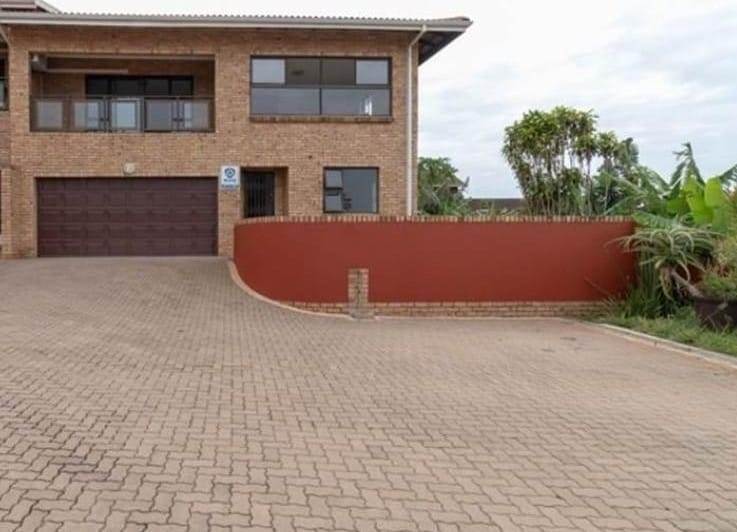 4 Bed Townhouse in Amanzimtoti photo number 5