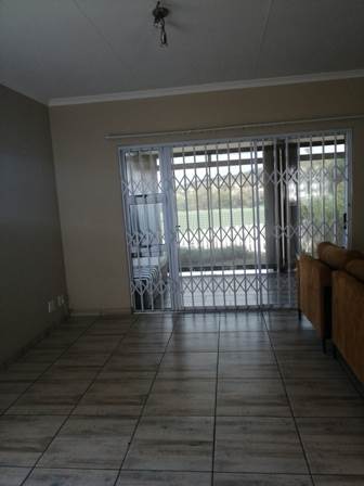3 Bed House in Illovo Beach photo number 5