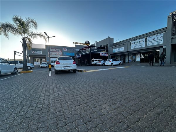 70  m² Retail Space