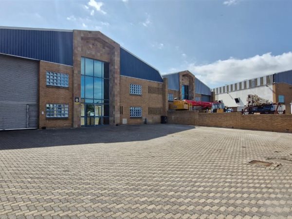 1 250  m² Industrial space