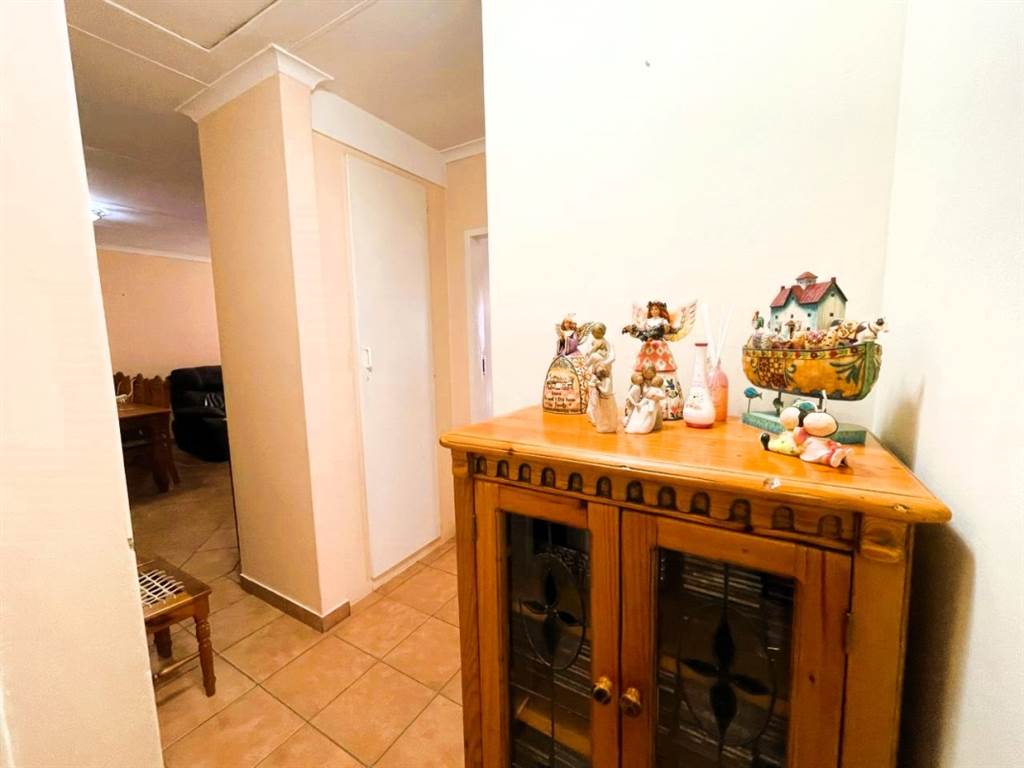 3 Bed Townhouse in Lyttelton AH photo number 15