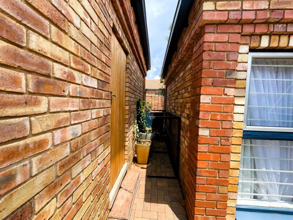 3 Bed Townhouse in Lyttelton AH photo number 10