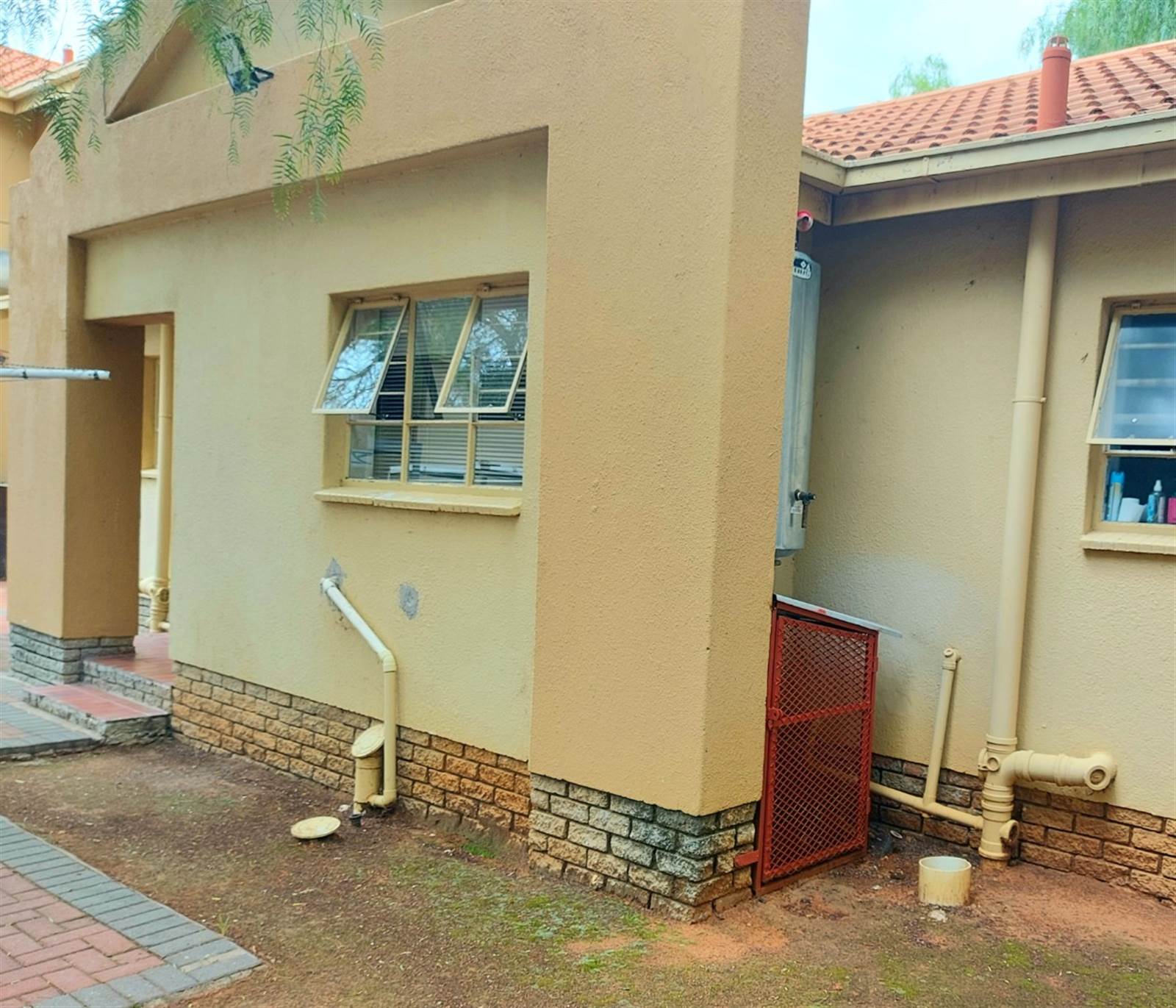 2 Bed Apartment in Mmabatho photo number 30