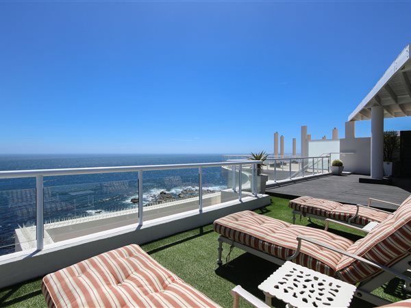4 Bed Apartment in Bantry Bay