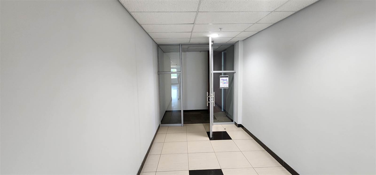 3274  m² Commercial space in Constantia Kloof photo number 9