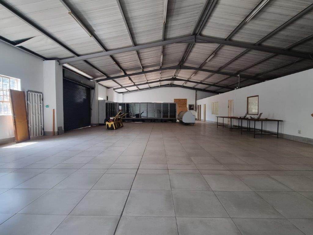 450  m² Industrial space in Eye of Africa photo number 11