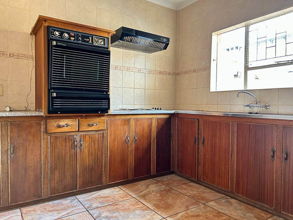 3 Bed Townhouse in Potchefstroom Central photo number 4
