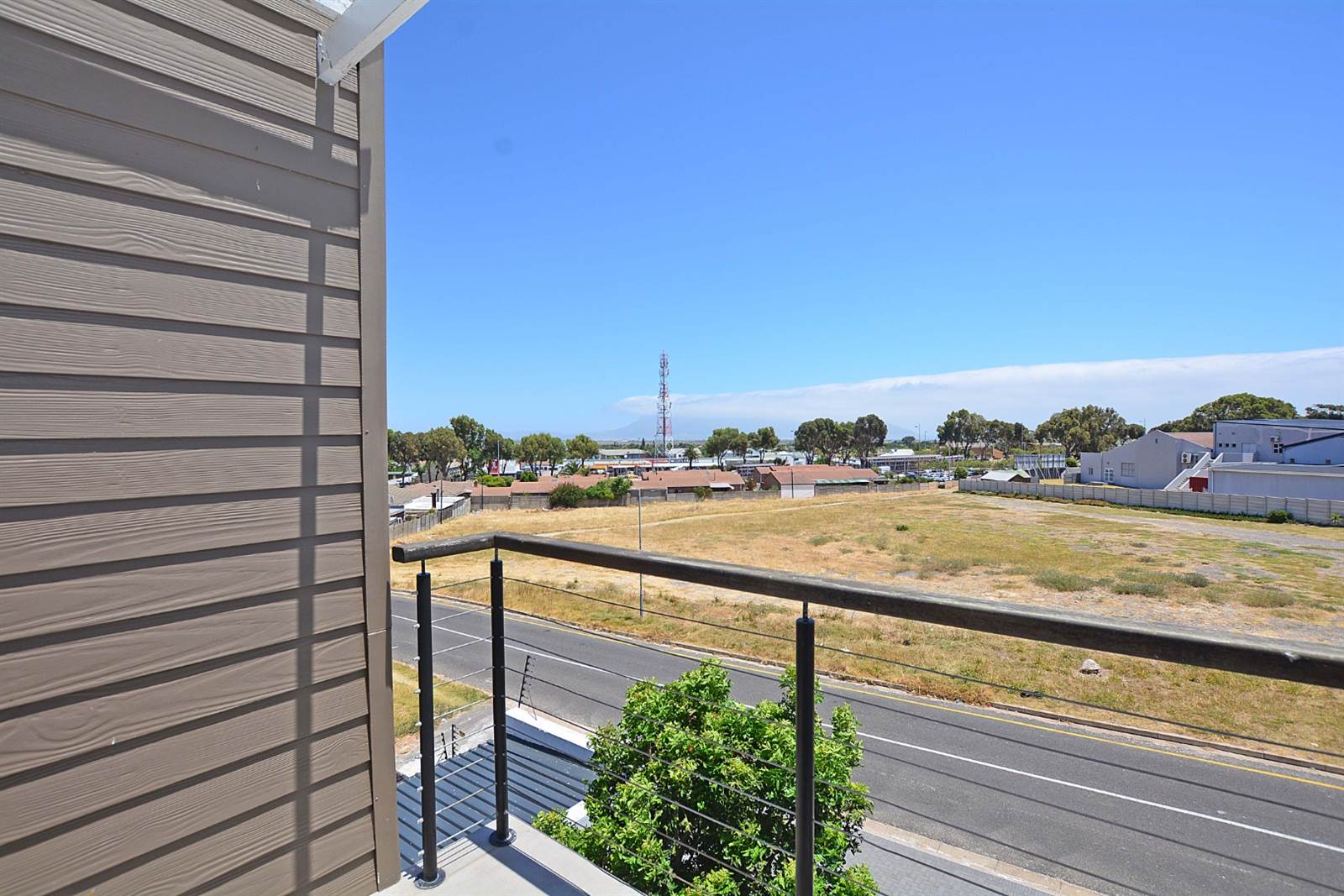 2 Bed Apartment in Tableview photo number 19