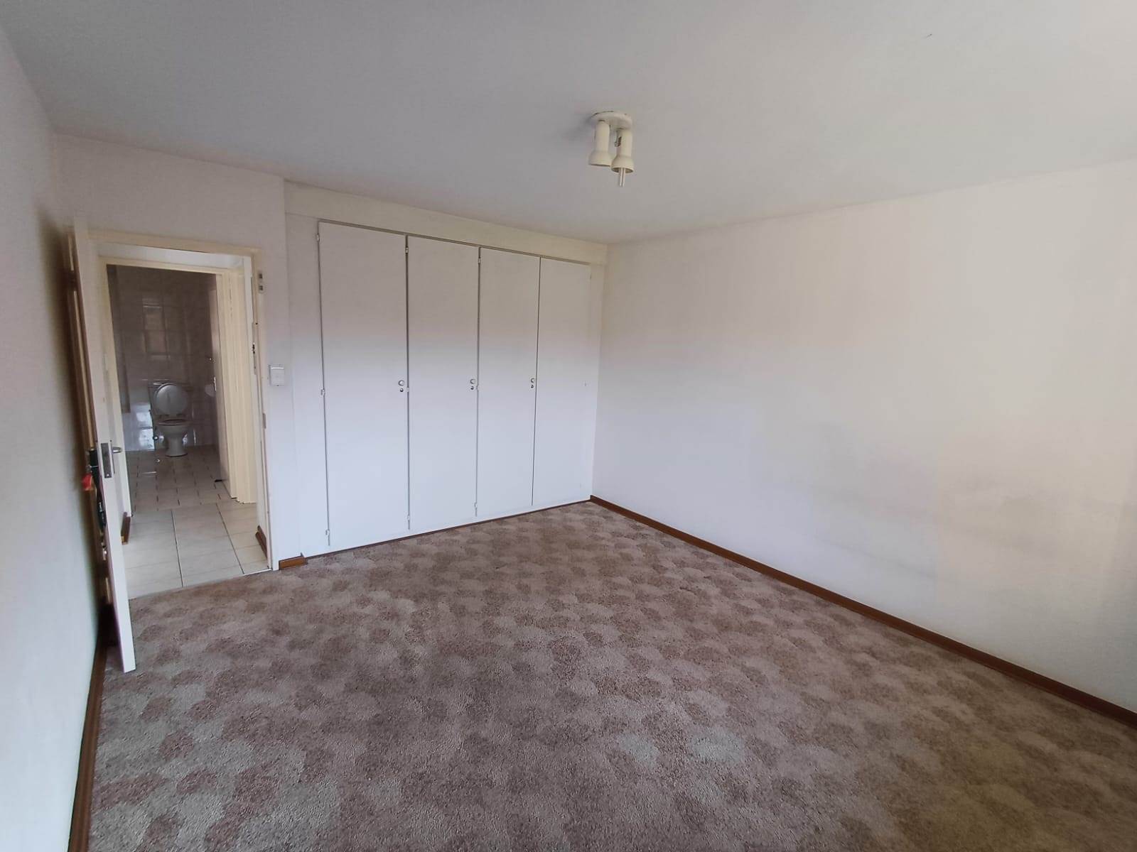 2 Bed Townhouse in New Redruth photo number 8