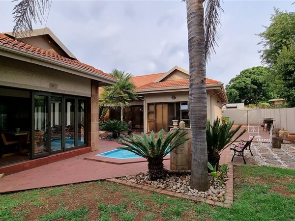 5 Bedroom House 5 Bedroom House