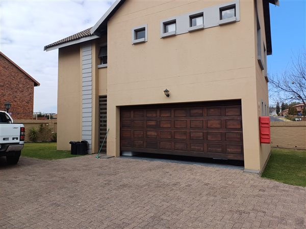 3 Bedroom Duplex 3 Bedroom Duplex