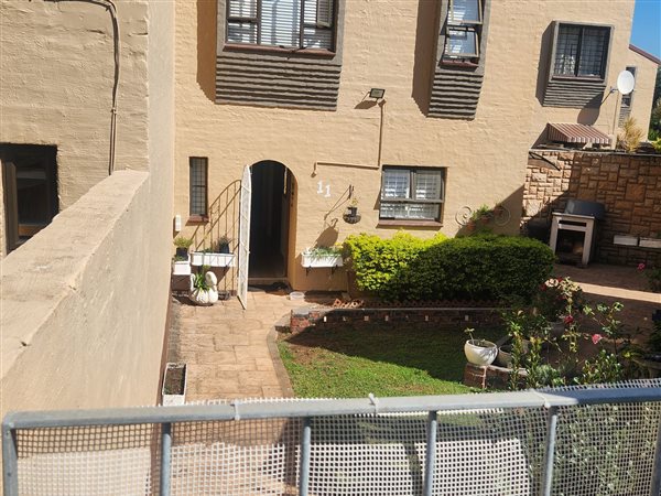 3 Bed Apartment in Woodhaven