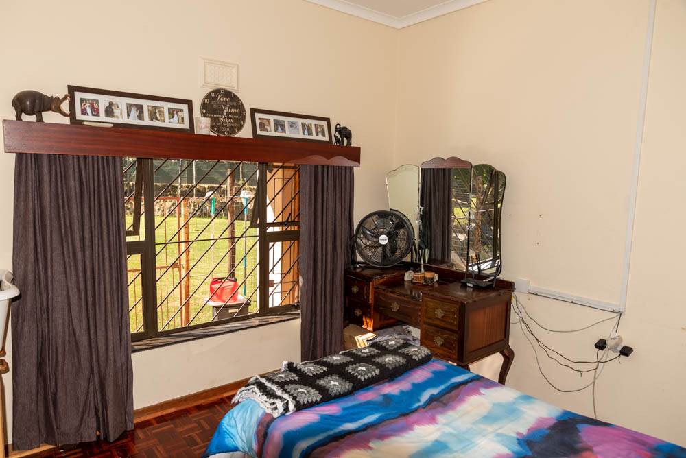 4 Bed House in Estcourt photo number 23