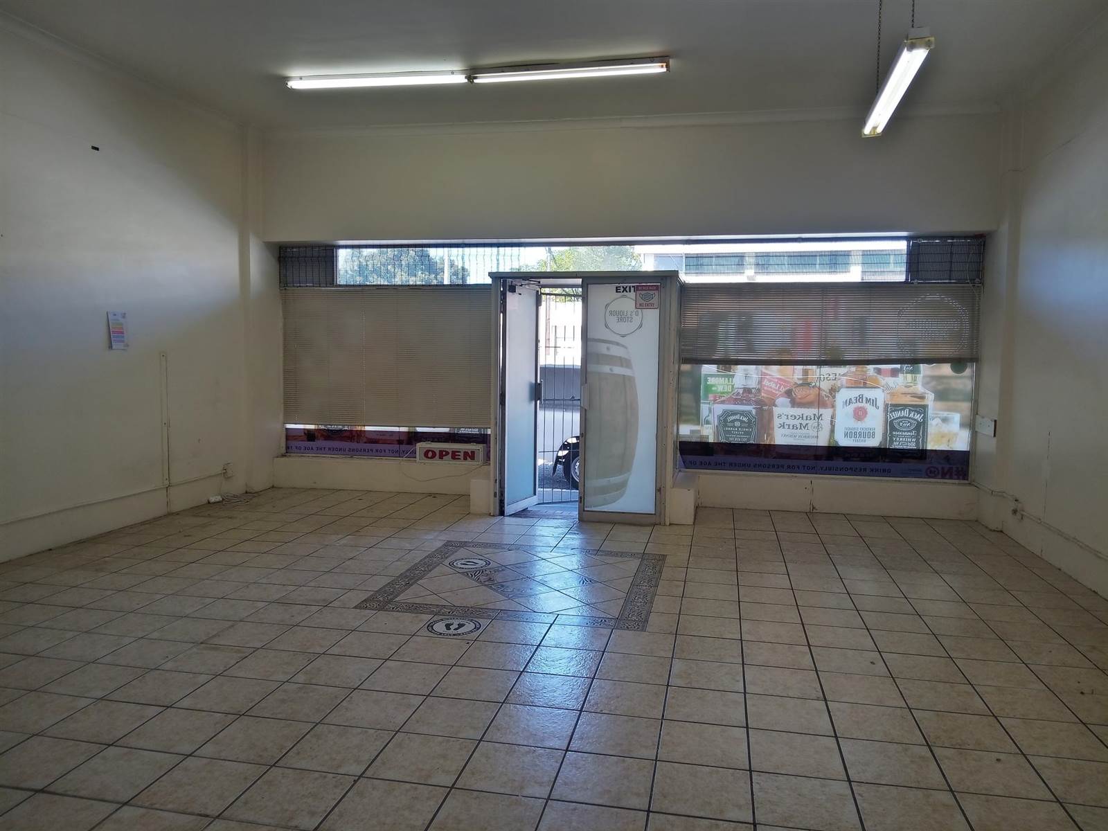 100  m² Retail Space in Plumstead photo number 1