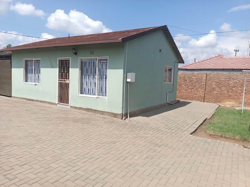 2 Bed House in Mabopane photo number 6