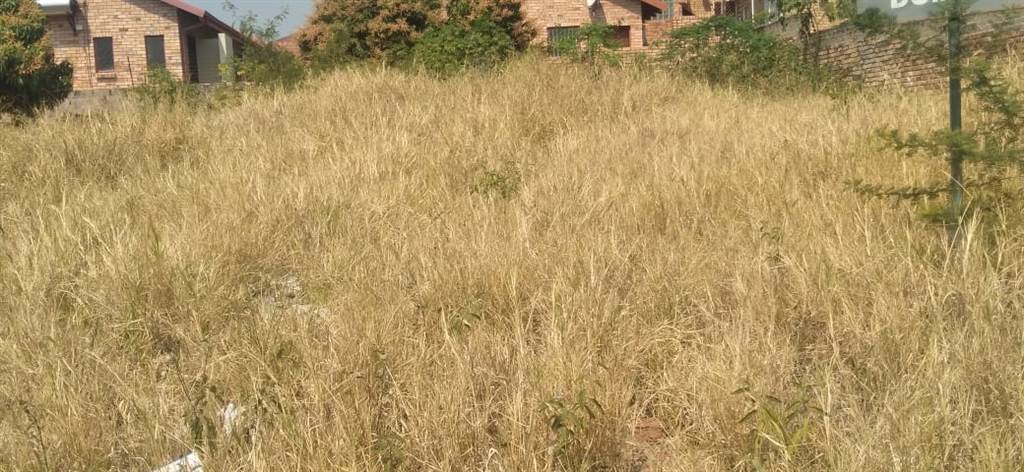 380 m² Land available in West Acres photo number 2