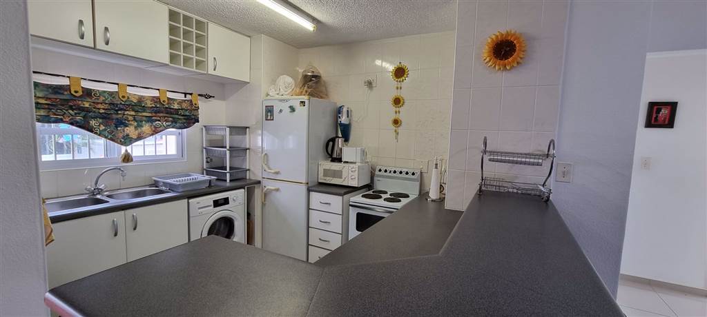 2 Bed Apartment in St Michaels on Sea photo number 6