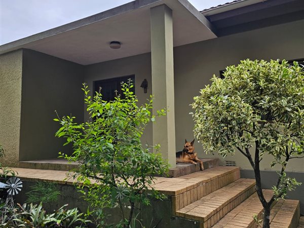 4 Bedroom House 4 Bedroom House