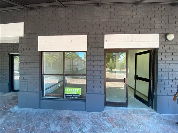 89  m² Retail Space in Somerset West Central