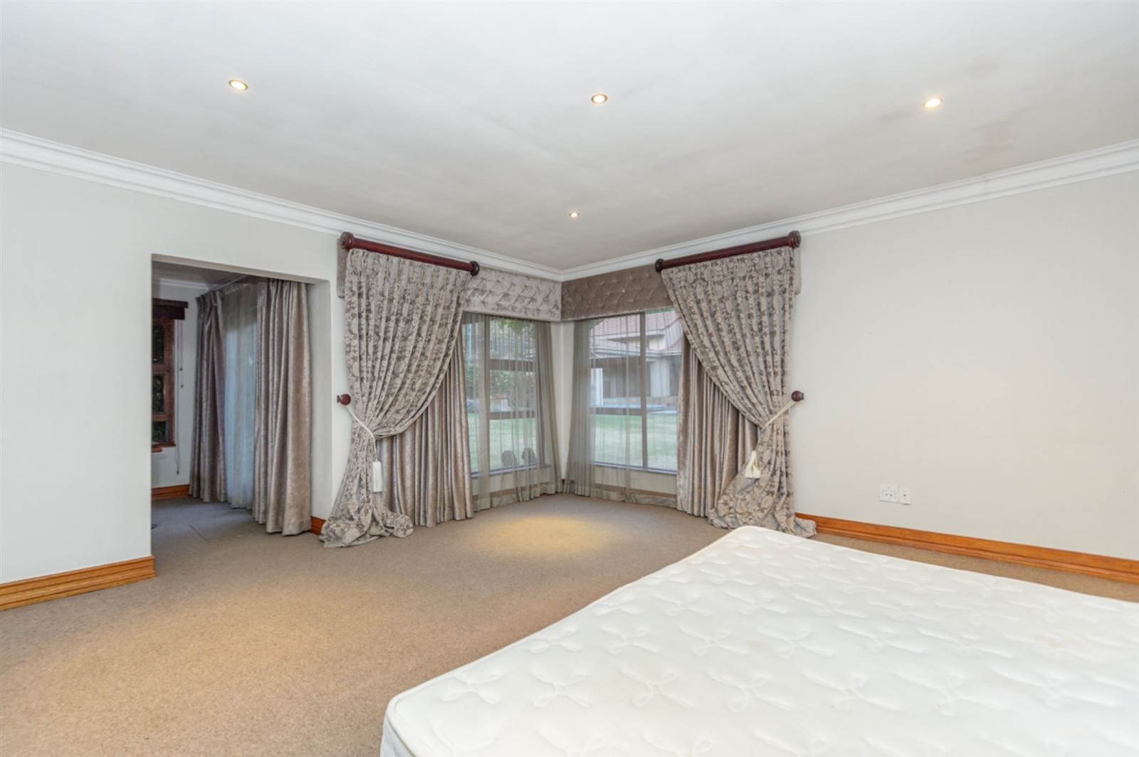 5 Bed House in Morninghill photo number 24