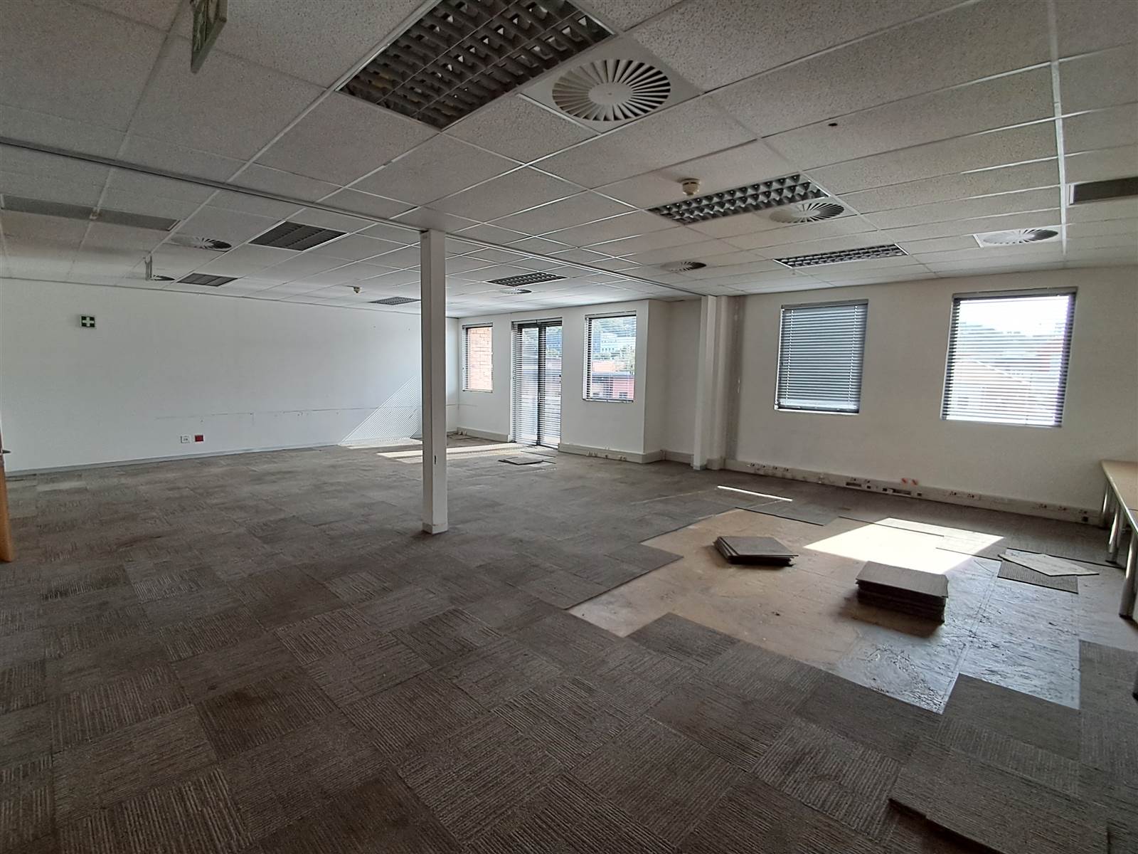 620  m² Commercial space in Constantia Kloof photo number 26