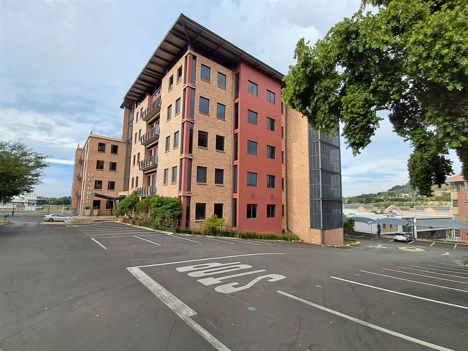 620  m² Commercial space in Constantia Kloof photo number 28