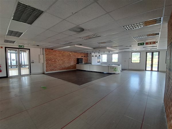 620  m² Commercial space