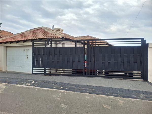 3 Bedroom House 3 Bedroom House